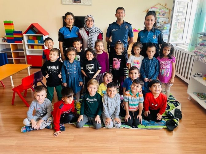 Silopi’de Minik Öğrencilere Polis Mesleği Anlatıldı