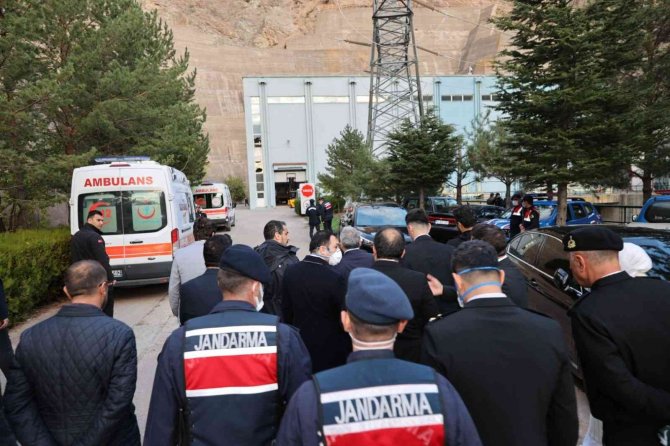 Vali Şimşek, Patlama Yerinde İncelemede Bulundu: “Olay Kontrol Altında”