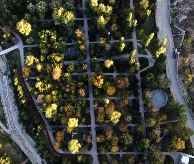 Renk Cümbüşünün Yaşandığı Paşabahçe’de Sonbahar Sessizliği