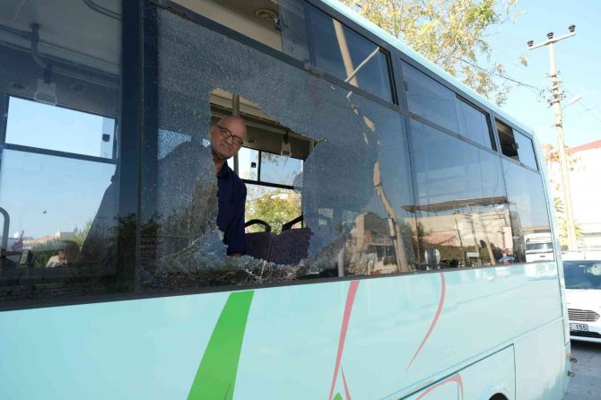 Şizofren Hastası Halk Otobüsüne Çapayla Saldırı