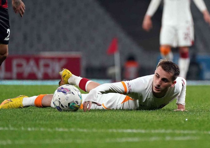 Spor Toto Süper Lig: Fatih Karagümrük: 0 - Galatasaray: 0 (İ̇lk Yarı)