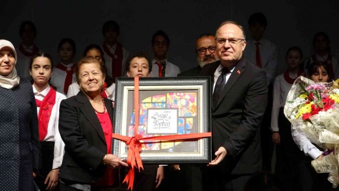 Adının Verildiği Okulun, Öğrencilerinin 29 Ekim Gösterisinde Duygulandı