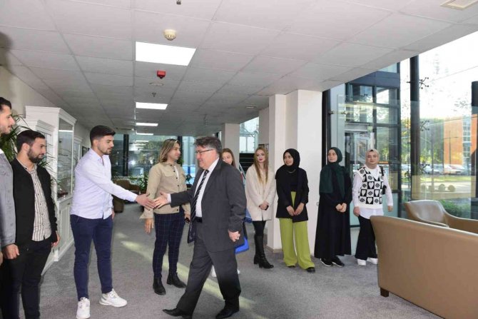 Rektör Özölçer, Öğrenci Temsilcileriyle Bir Araya Geldi