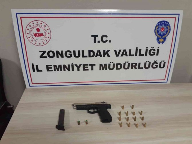 Polis Hırsızlık Zanlılarını Elbiselerinden Tespit Etti