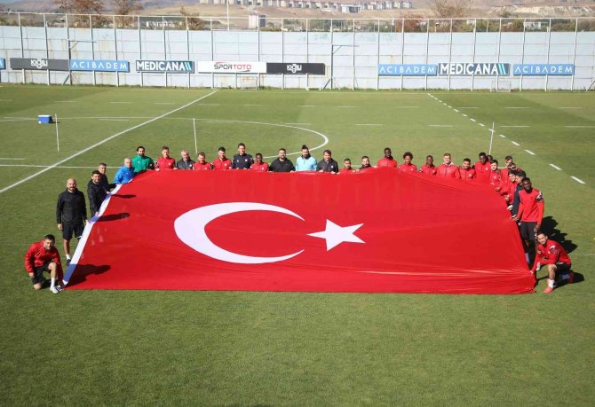 Sivasspor, Antalyaspor Maçına 3 Puan Parolasıyla Hazırlanıyor