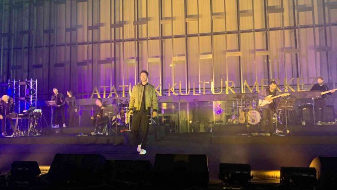 Atatürk Kültür Merkezi’nde 29 Ekim Cumhuriyet Bayramı Coşkusu