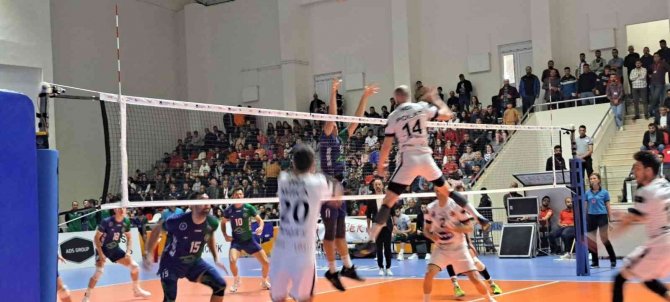 Axa Sigorta Efeler Ligi: Türşad: 0 - Bursa Büyükşehir Belediye Spor: 3