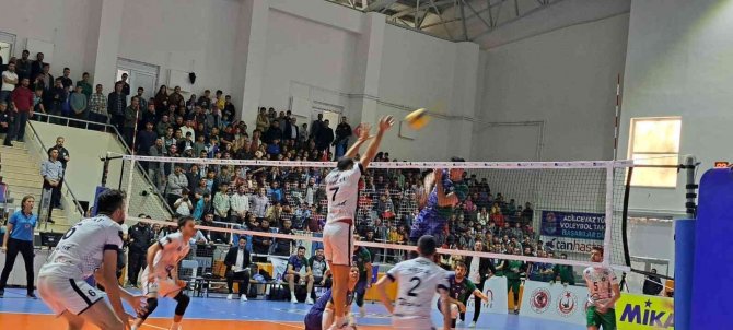 Axa Sigorta Efeler Ligi: Türşad: 0 - Bursa Büyükşehir Belediye Spor: 3