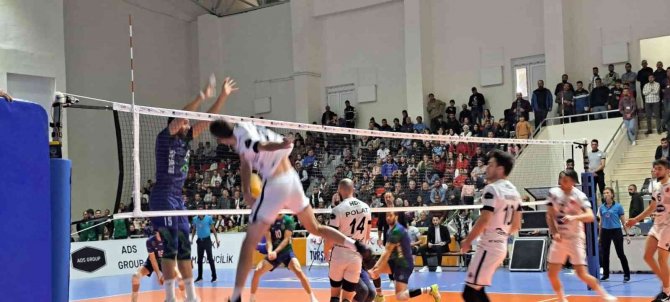 Axa Sigorta Efeler Ligi: Türşad: 0 - Bursa Büyükşehir Belediye Spor: 3