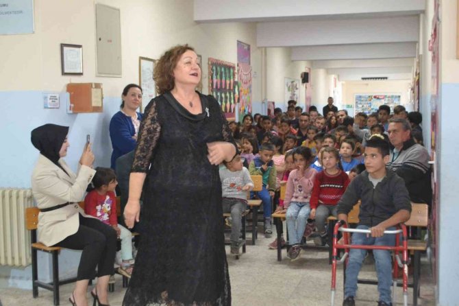 Karacasu Alemler Köyü’nün Çocukları Hayatlarında İlk Kez Opera İle Tanıştı