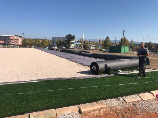 Başkan Akçadurak, Gediz Spor Kompleksi’nde İncelemelerde Bulundu