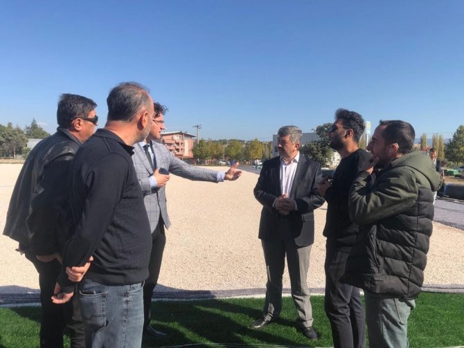 Başkan Akçadurak, Gediz Spor Kompleksi’nde İncelemelerde Bulundu