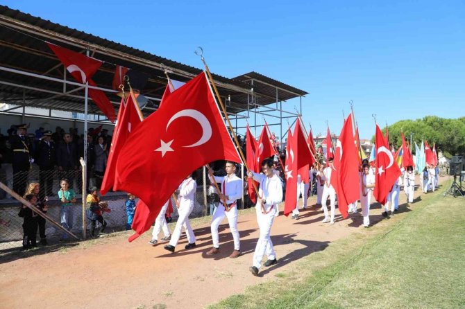 Burhaniye’de Cumhuriyet Bayramı Coşkuyla Kutlandı