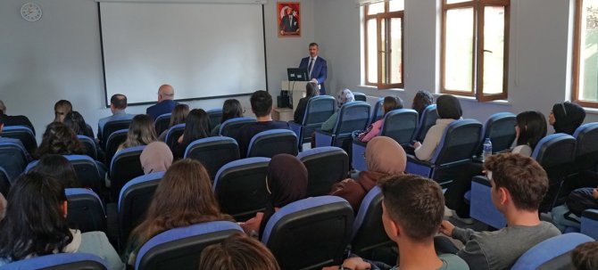 Rektör Çiftçi, Meslek Yüksekokullarını İnceledi