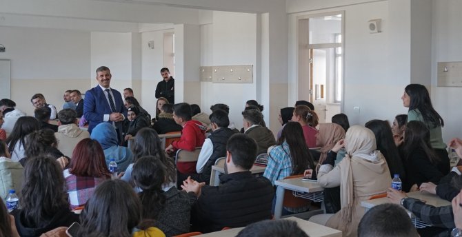 Rektör Çiftçi, Meslek Yüksekokullarını İnceledi