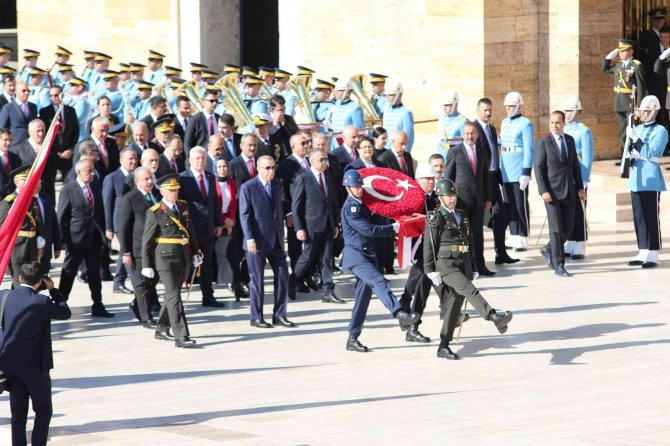 Devlet Erkanı Ata’nın Huzurunda