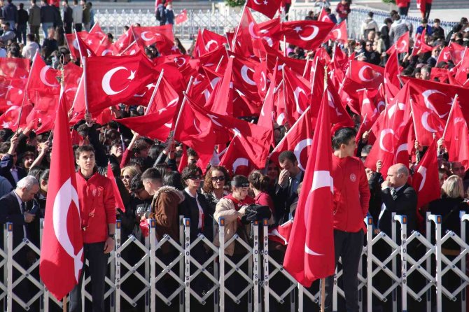 Devlet Erkanı Ata’nın Huzurunda