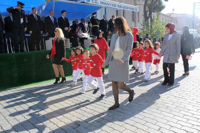 Cumhuriyet Bayramı Manyas’ta Törenlerle Kutlandı