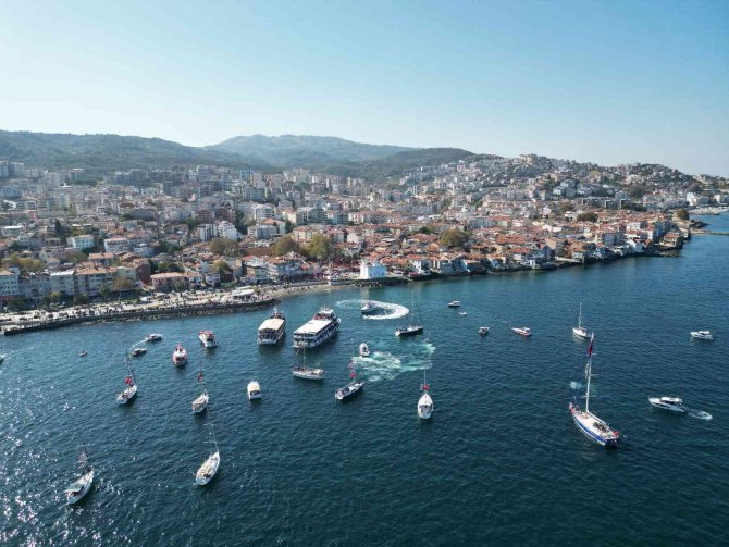 Bursa’da Cumhuriyet Bayramı Coşkusu Denize Taştı