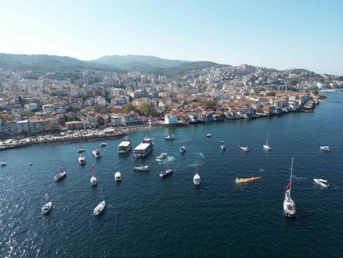 Bursa’da Cumhuriyet Bayramı Coşkusu Denize Taştı