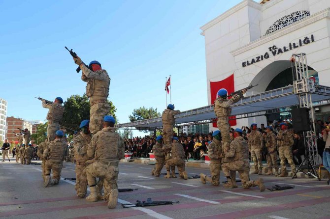 Elazığ’da 29 Ekim Cumhuriyet Bayramında Jöh’lerin Gösterisi Nefes Kesti