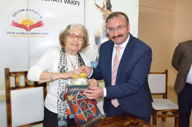 Emet’te “Cumhuriyetimizin Temeli Kültürdür” Konulu Sempozyum