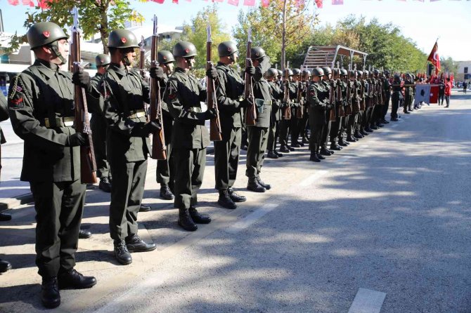 Gaziantep’te 29 Ekim Coşkuyla Kutlandı