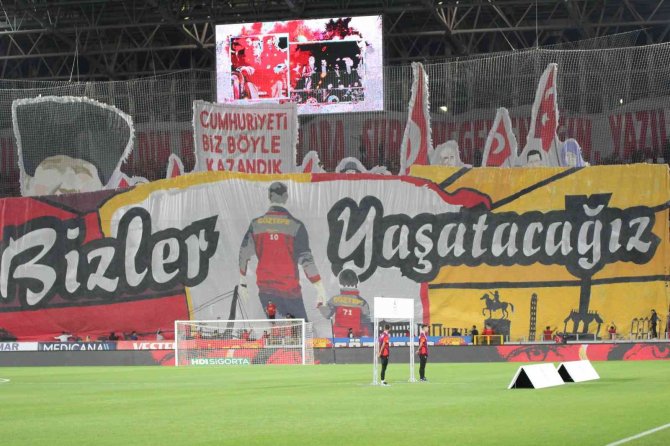 Göztepe Taraftarından 29 Ekim Koreografisi