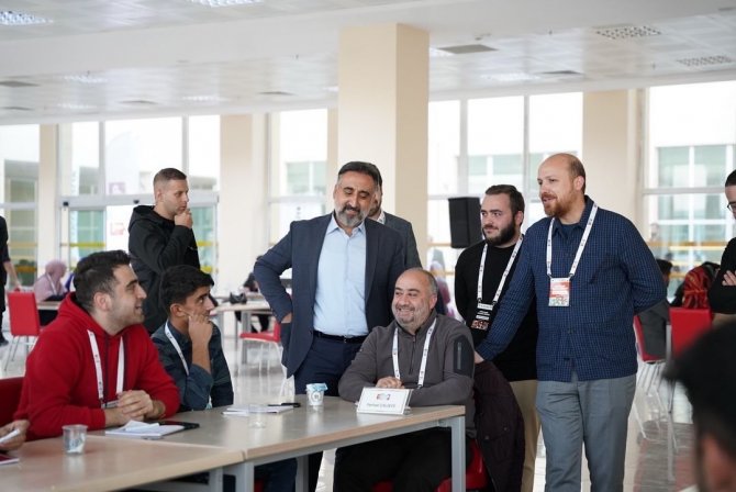 İ̇lim Yayma Vakfı Mütevelli Heyeti Başkanı Bilal Erdoğan, Mardin’de Gençlerle Buluştu
