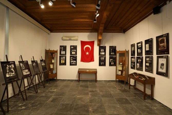 Atatürk’ün Hayatını Anlatan Sergi İ̇negöl’de Açıldı