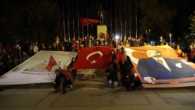 Cumhuriyetin 99. Yıl Kutlamaları Fener Alayı İle Devam Etti