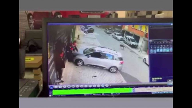 Sancaktepe’de Bir Vatandaş Köpek Korkusundan Arabanın Üstüne Çıktı