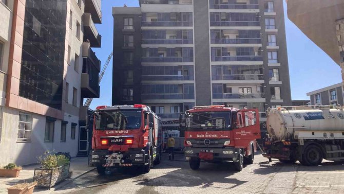 İ̇zmir’de Öğrenci Yurdunda Korkutan Yangın