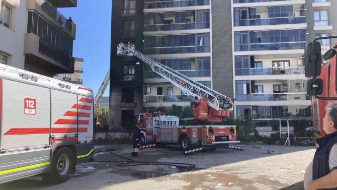 İ̇zmir’de Öğrenci Yurdunda Korkutan Yangın