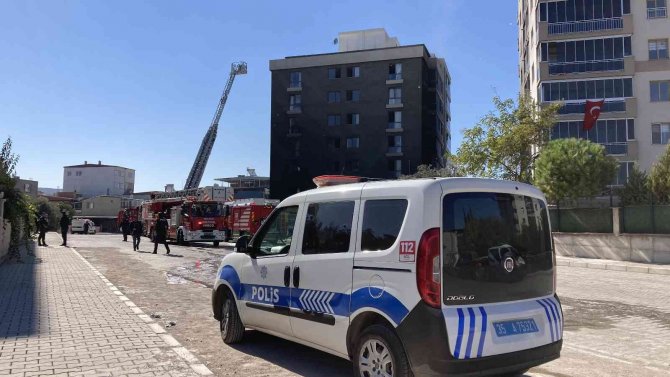 İ̇zmir’de Öğrenci Yurdunda Korkutan Yangın