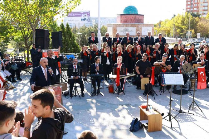 Keçiören’de Düzenlenen Cumhuriyet Bayramı Etkinlikleri Renkli Anlara Sahne Oldu