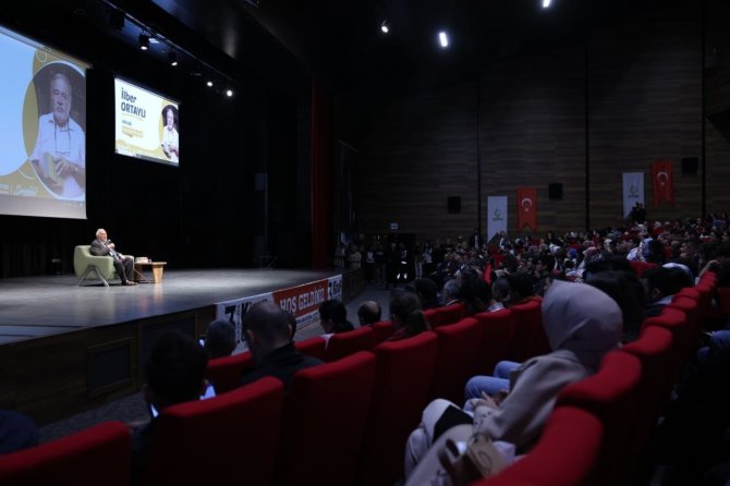 Prof. Dr. İ̇lber Ortaylı, Cumhuriyet’in İlk Yüzyılını Gençlere Anlattı