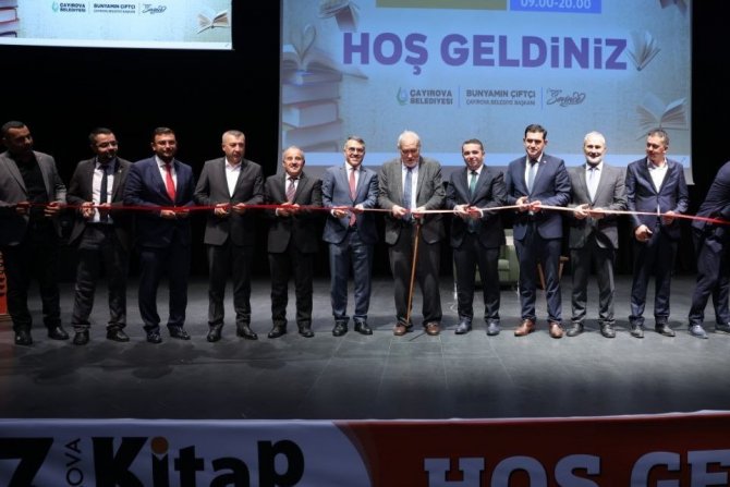 Binlerce Kitabın Yer Aldığı Fuar Kapılarını Okuyucularına Açtı