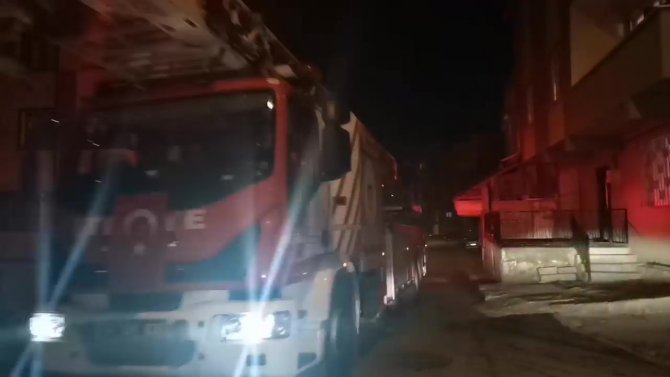 Alkollü Şahsın Ocakta Unuttuğu Yemek Yangın Çıkardı