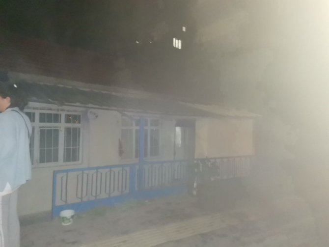 Alkollü Şahsın Ocakta Unuttuğu Yemek Yangın Çıkardı
