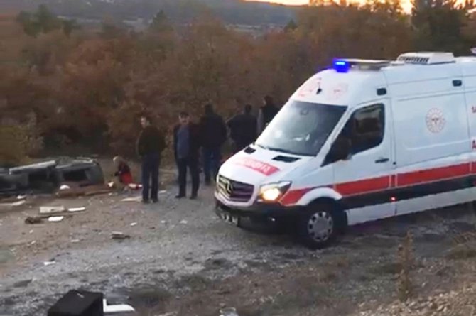 Kütahya’da Trafik Kazası: 2 Ölü, 3 Yaralı