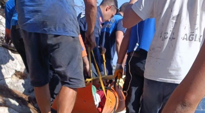 Marmaris’te Uçurumdan Düşen Şahıs Helikopterle Kurtarıldı