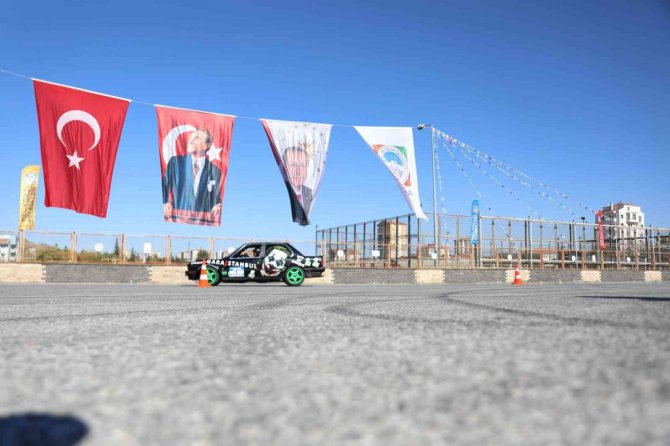 Heyecan Ve Aksiyon Dolu Oto Slalom Yarışmasına Yoğun İ̇lgi