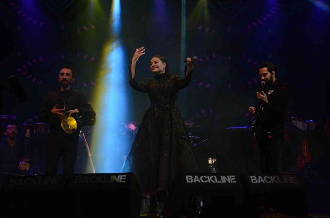 Elif Buse Doğan, Cumhuriyet Bayramı’nda Ordu’da Sahne Aldı