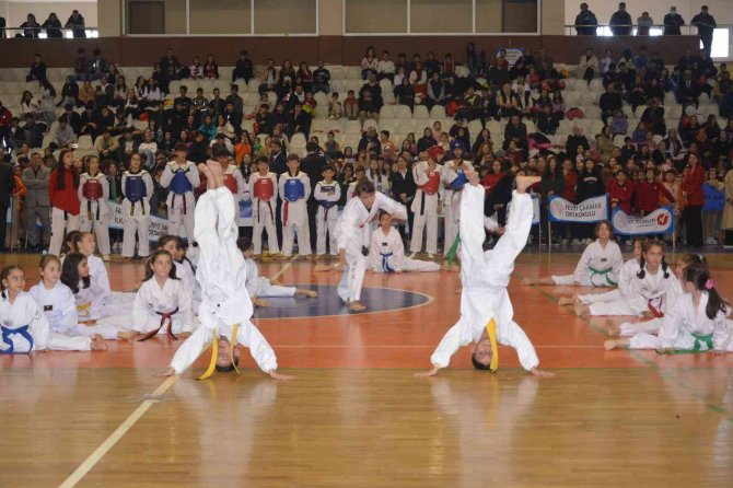 Ünye’de Cumhuriyet’in 99’uncu Yılı Coşkuyla Kutlandı