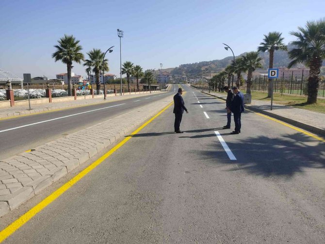 Salihli’de Asfaltlanan Yollara Çizgi Çalışması Yapıldı