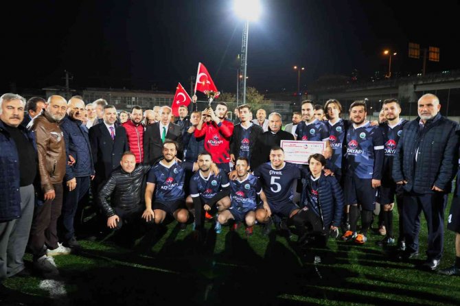 "Koşabiliyorken Koş 3. Halı Saha Futbol Turnuvası" Sona Erdi