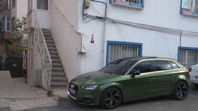 İ̇stanbul’da Şarkıcı Fenomenin Aracına Silahlı Saldırı Kamerada