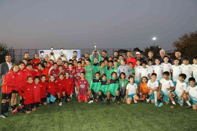 Şehzadeler’de Cumhuriyet Kupası Sahiplerini Buldu
