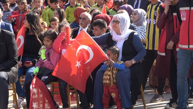 Siirt’te Bayrama Çocukların Bayrak Sevgisi Damga Vurdu